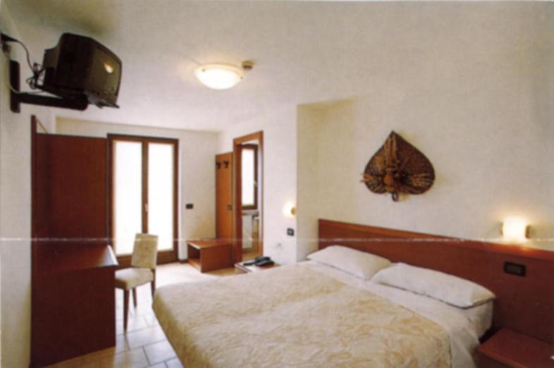 Hotel Scandola Bosco Chiesanuova Szoba fotó