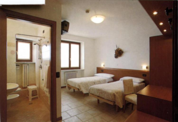 Hotel Scandola Bosco Chiesanuova Szoba fotó