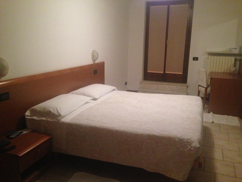 Hotel Scandola Bosco Chiesanuova Kültér fotó